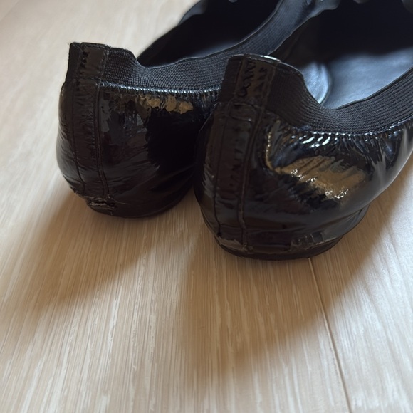 Tory Burch Black Logo Medallion Ballet Flats - Picture 8 of 9